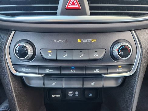 Used 2019 Hyundai Santa Fe SEL image 18