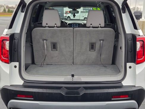 Used 2023 GMC Acadia SLT image 15