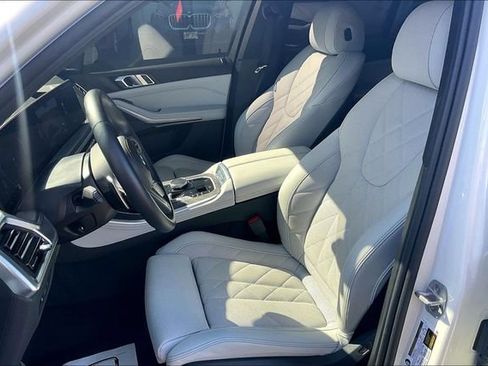 Used 2025 BMW X5 sDrive40i w/ M Sport Package RWD image 23
