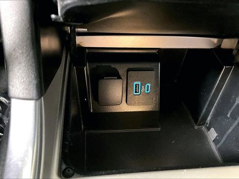 Used 2020 Ford Explorer XLT w/ Equipment Group 202A image 34