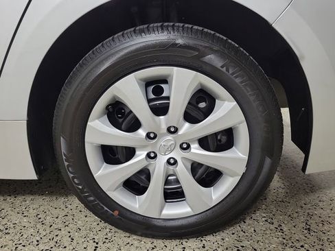 Used 2023 Toyota Corolla LE FWD image 8
