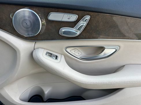 Used 2018 Mercedes-Benz C 300 Sedan image 18