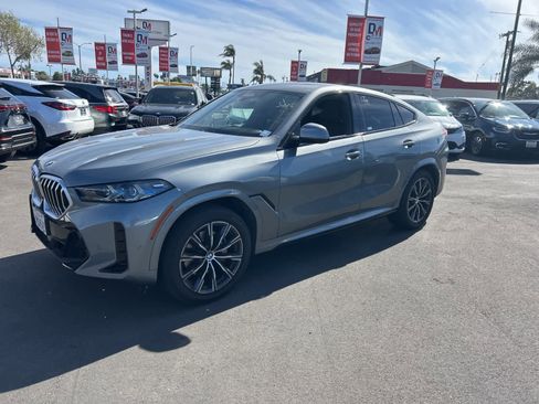 Used 2025 BMW X6 xDrive40i image 2