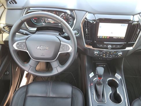 Used 2023 Chevrolet Traverse RS w/ LPO, Floor Liner Package FWD image 23