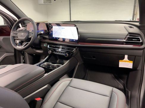 New 2026 Chevrolet Traverse Z71 w/ Driver Confidence Package image 29