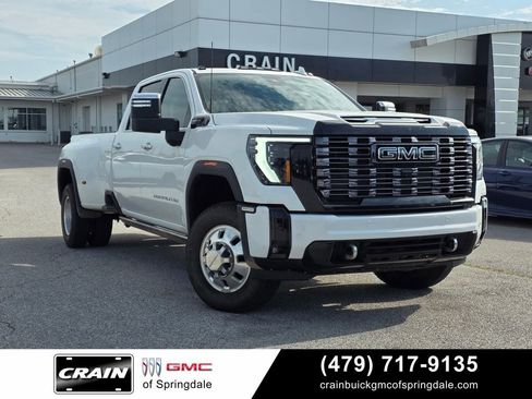 Used 2025 GMC Sierra 3500 Denali Ultimate AWD/4WD image 1
