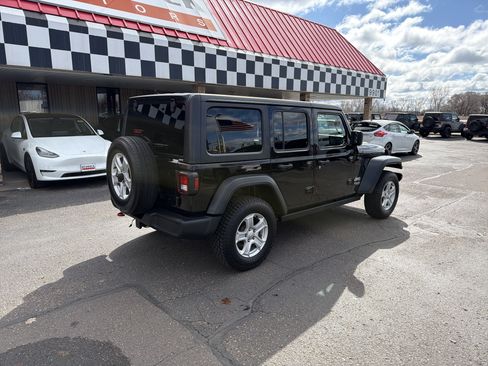 Used 2018 Jeep Wrangler Unlimited Sport S AWD/4WD image 7