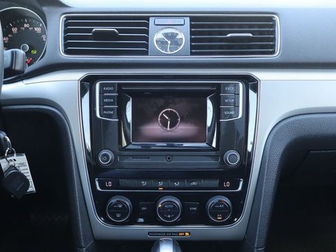 Used 2017 Volkswagen Passat 1.8T S FWD image 34