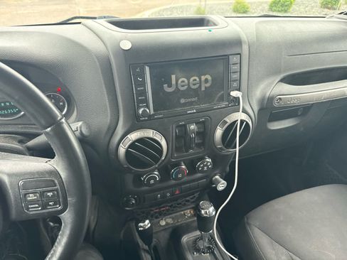 Used 2016 Jeep Wrangler Unlimited Sport w/ Quick Order Package 24S AWD/4WD image 7