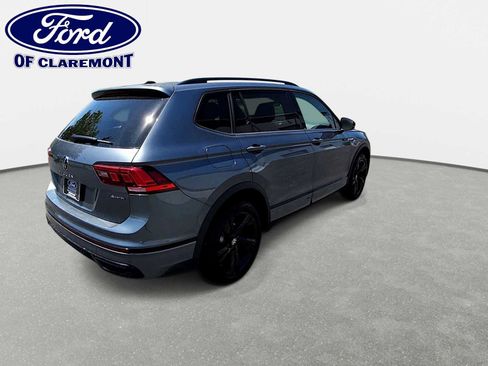 Used 2024 Volkswagen Tiguan SE R-Line AWD/4WD image 8