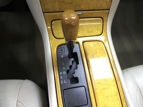 Used 2002 Lexus SC 430 Convertible image 13