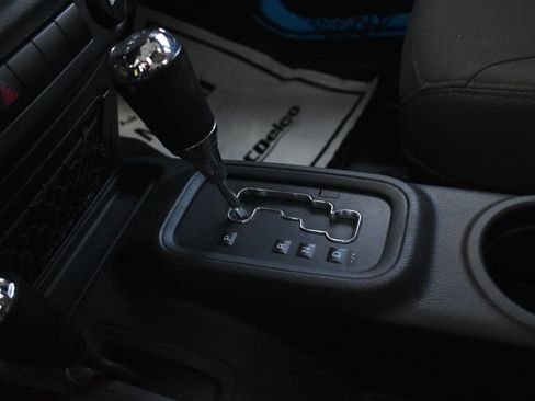 Used 2018 Jeep Wrangler Unlimited Sport S image 28