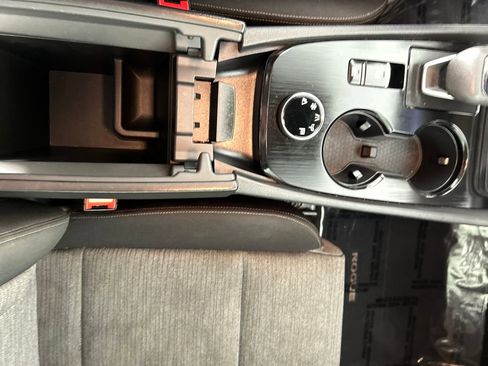 Used 2023 Nissan Rogue SV image 22