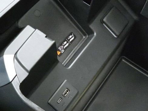 Used 2024 Chevrolet Silverado 2500 High Country w/ High Country Premium Package image 18