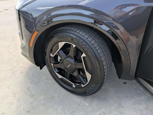 Certified 2026 Kia Sportage SX FWD image 39