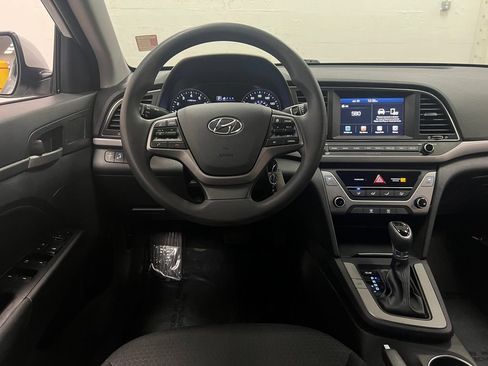 Used 2018 Hyundai Elantra SEL FWD image 15