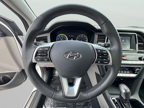 Used 2019 Hyundai Sonata Limited image 11