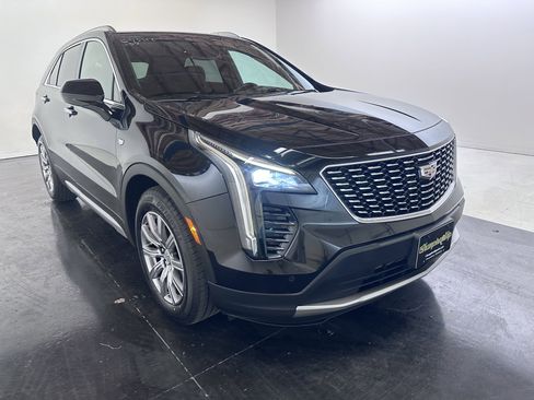 Used 2019 Cadillac XT4 Premium Luxury image 2