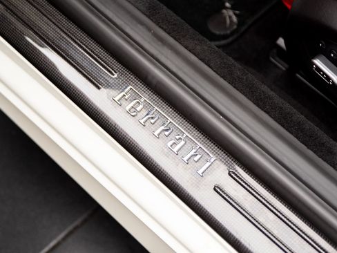 Used 2016 Ferrari California T RWD image 17