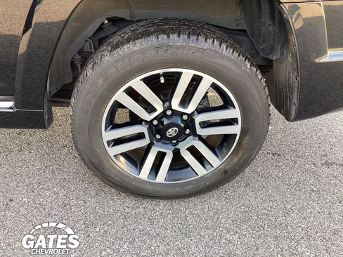 Used 2023 Toyota 4Runner Limited AWD/4WD image 32