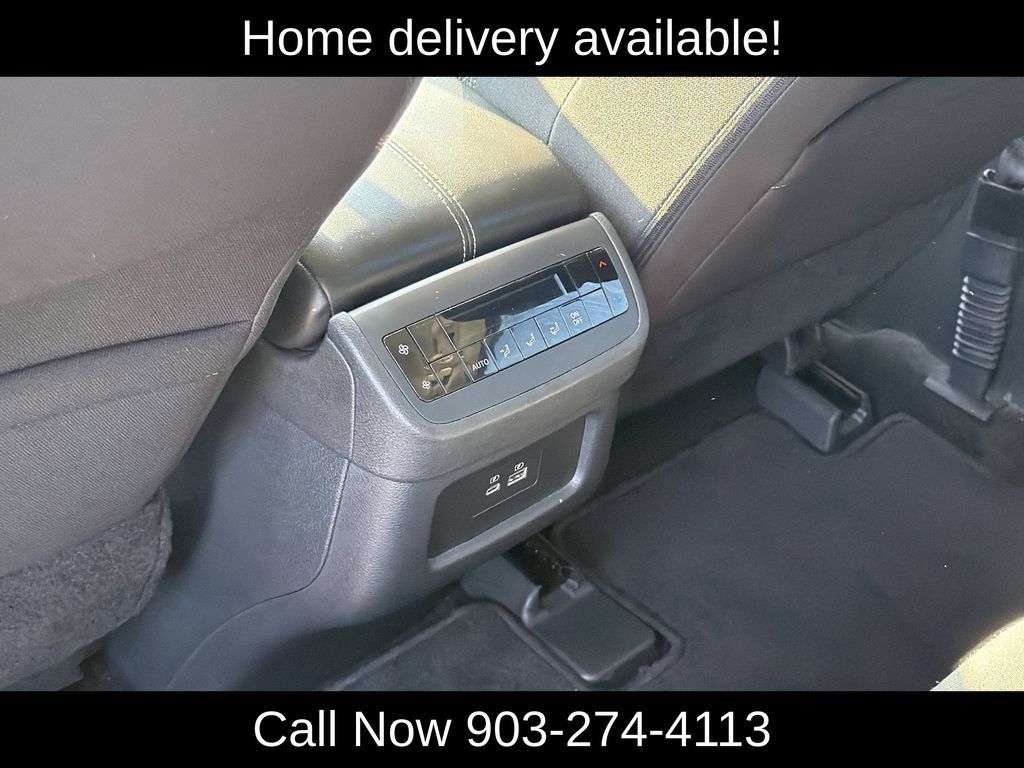Used 2025 Nissan Pathfinder SV FWD image 13