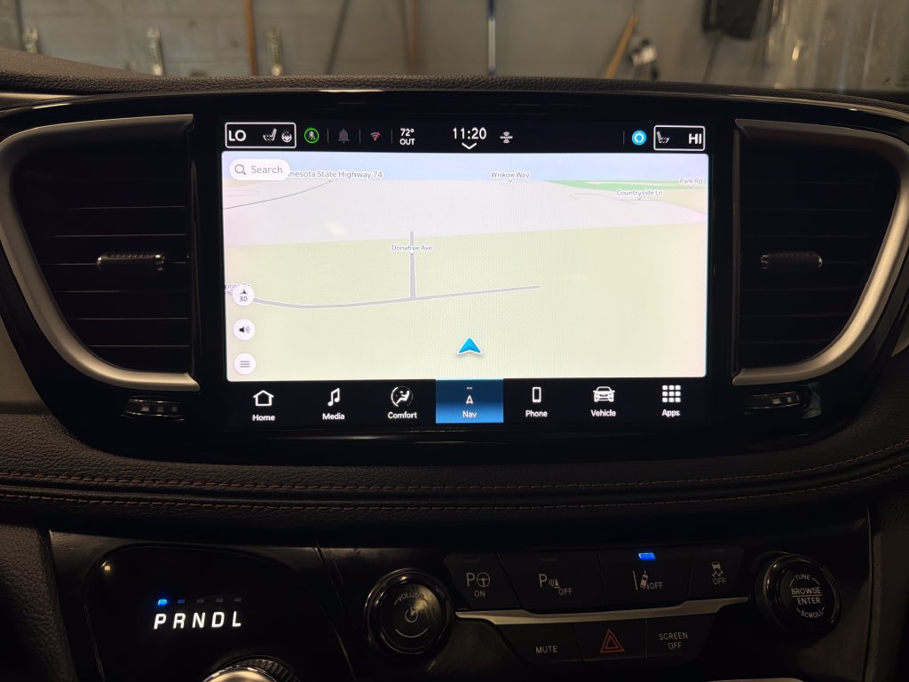 Used 2024 Chrysler Pacifica Pinnacle FWD image 10