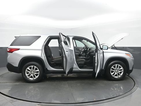 Used 2018 Chevrolet Traverse LS image 59
