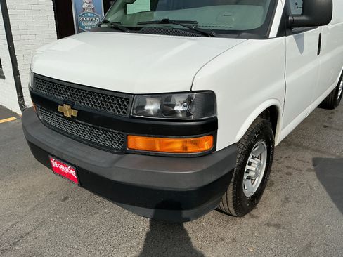 Used 2021 Chevrolet Express 3500 w/ Driver Convenience Package image 24