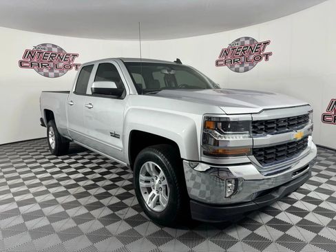 Used 2019 Chevrolet Silverado 1500 LT w/ Texas Edition image 9