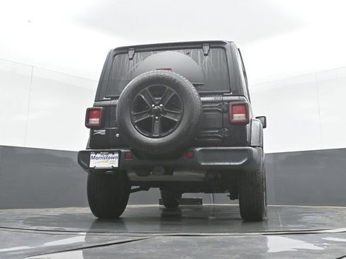Used 2020 Jeep Wrangler Unlimited Sahara AWD/4WD image 33