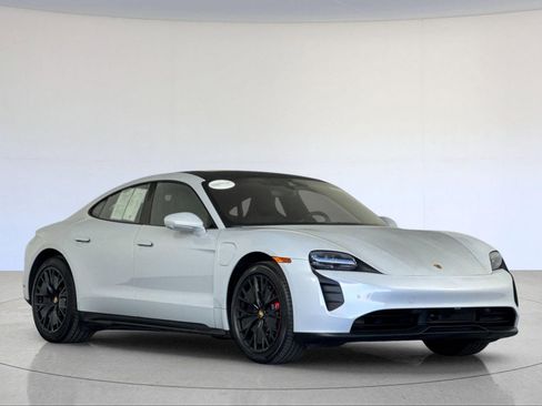 Certified 2024 Porsche Taycan GTS image 10