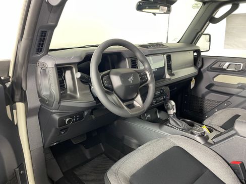 New 2026 Ford Bronco 2-Door w/ Sasquatch Package AWD/4WD image 2