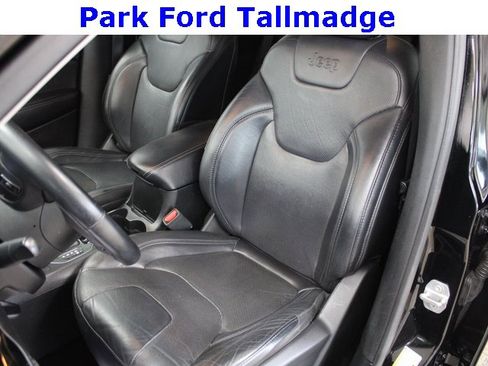 Used 2019 Jeep Cherokee Limited image 12