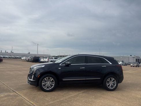 Used 2022 Cadillac XT5 Premium Luxury w/ Technology Package FWD image 12