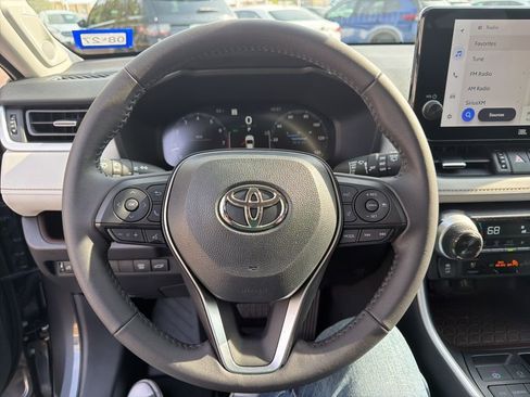 Used 2025 Toyota RAV4 Limited image 13