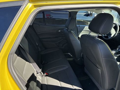 Used 2025 Chevrolet Trax ACTIV w/ Sunroof Package image 34