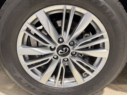 Used 2024 INFINITI QX80 Luxe image 9