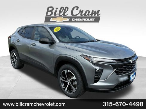 Used 2024 Chevrolet Trax RS w/ Driver Confidence Package FWD image 1