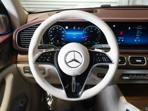 Certified 2024 Mercedes-Benz Maybach GLS 600 4MATIC image 15