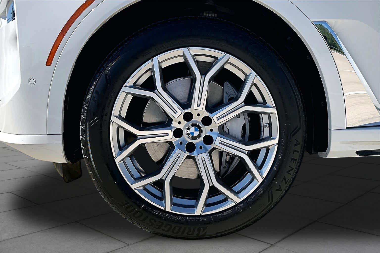 Used 2026 BMW X7 xDrive40i AWD/4WD image 10