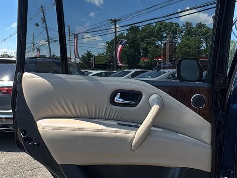 Used 2019 Nissan Armada Platinum w/ Interior Lighting Package AWD/4WD image 13