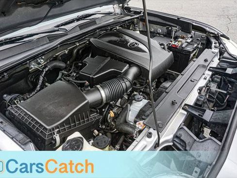 Used 2020 Toyota Tacoma SR5 RWD image 34