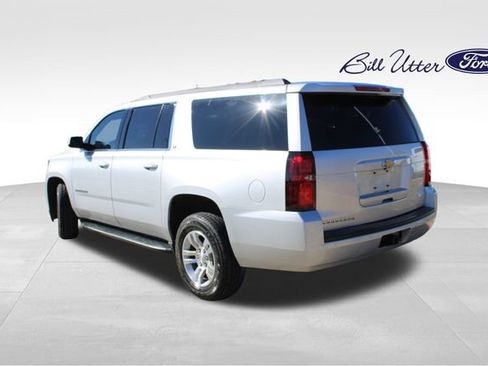 Used 2018 Chevrolet Suburban LT image 7