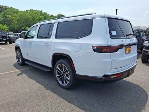 New 2025 Jeep Wagoneer L Series II w/ Premium Group I image 3