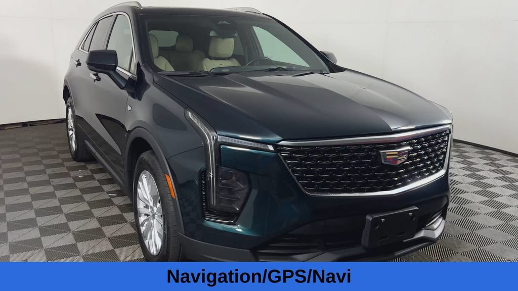 Used 2024 Cadillac XT4 Luxury w/ Cold Weather Package AWD/4WD image 5
