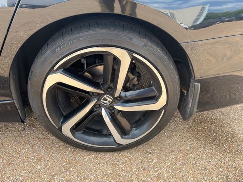 Used 2018 Honda Accord Sport image 22