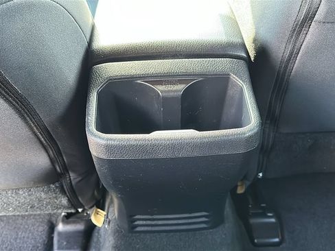 Used 2022 Toyota Tacoma TRD Off-Road AWD/4WD image 32