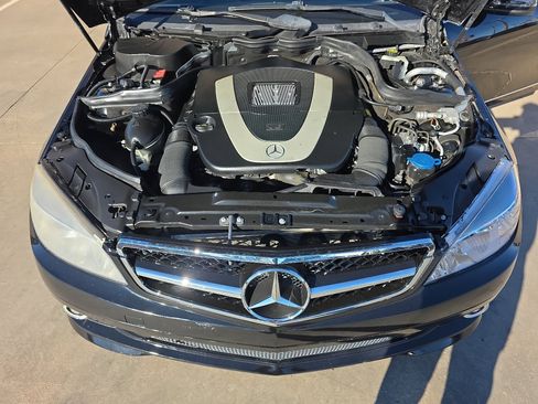 Used 2010 Mercedes-Benz C 300 4dr Sdn C 300 Sport RWD image 26