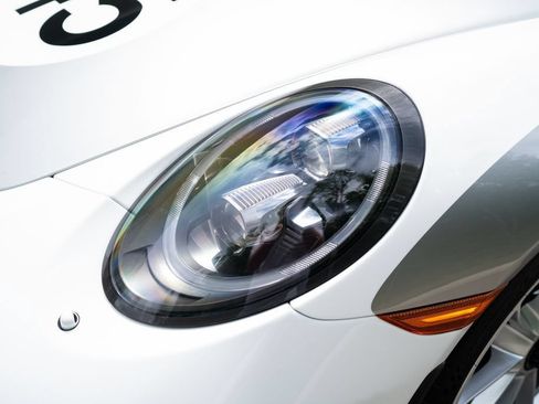 Used 2019 Porsche 911 Speedster RWD image 34