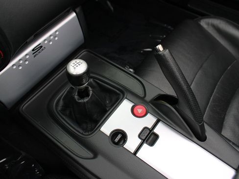 Used 2004 Honda S2000 image 20